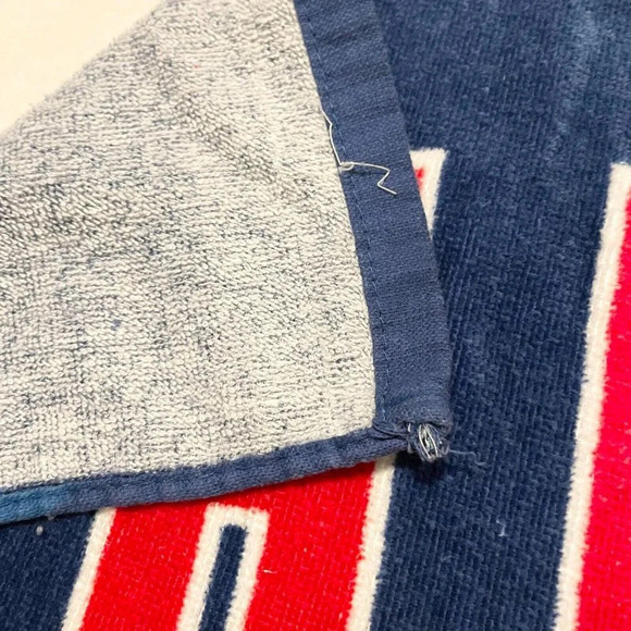 Chicago Cubs MLB Mickey Mouse Baseball Beach Towel 56.5 x 29.5 FLAWS - Picture 16 of 16